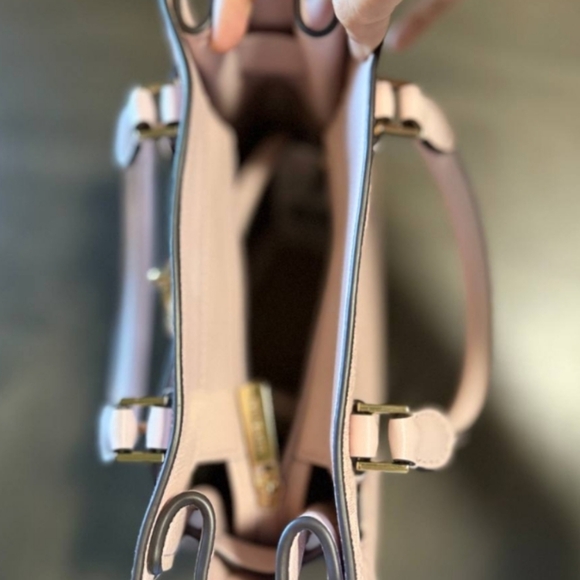 NWT MICHAEL KORS HAMILTON SMALL SATCHEL KEY LOCK CROSSBODY BAG POWDER BLUSH - Picture 4 of 5